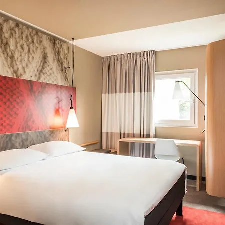Hotel Ibis Off Grand'place 3*