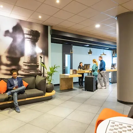 Hotel Ibis Off Grand'place 3*