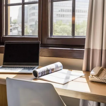 Hotel Ibis Off Grand'place 3*