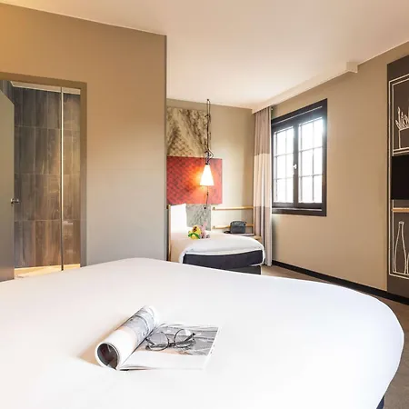 Hotel Ibis Off Grand'place 3*