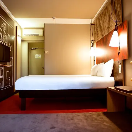 Hotel Ibis Off Grand'place 3*