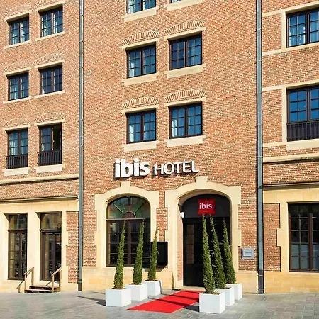 Hotel Ibis Off Grand'place 3*