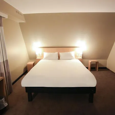 Ibis Off Grand'place Hotel 3*